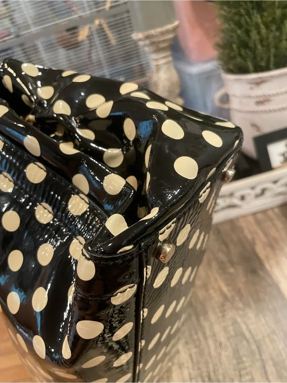 kate spade glossy polka